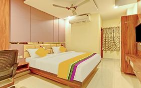 Itsy Hotels Sri Sai Grand Inn Near Mg Road & Pvp Mall